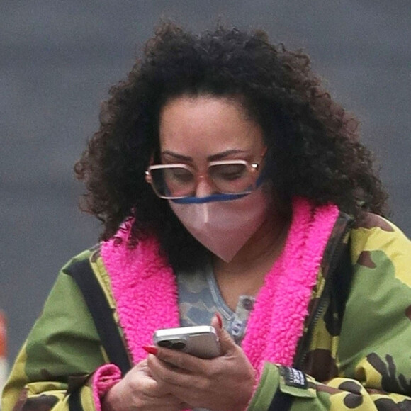 Mel B (Melanie Brown) arrive dans les studios de Channel 4 pour le show "Steph's Packed Lunch" à Leeds, Royaume Uni, le 6 janvier 2022.