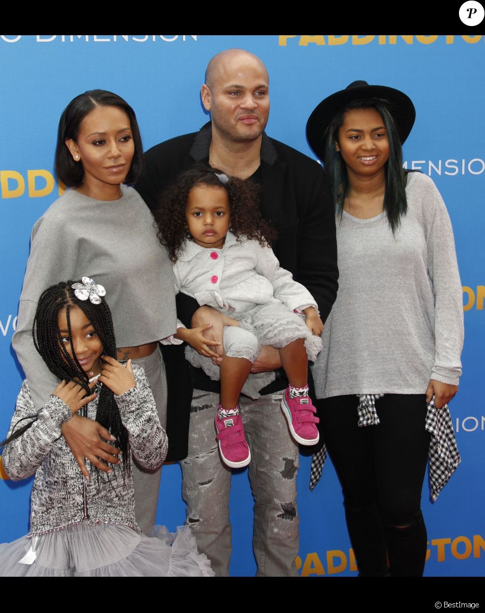 Mel B, Stephen Belafonte et ses enfants Angel, Madison et Phoenix à la Première du film "Paddington" au Chinese Theatre à Hollywood. Le 10 janvier 2015.