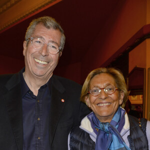 Exclusif - Patrick Balkany et sa femme Isabelle - Députés et sénateurs à la pièce de théâtre "La Candidate" avec Amanda Lear à La Michodière à Paris. Le 27 avril 2016