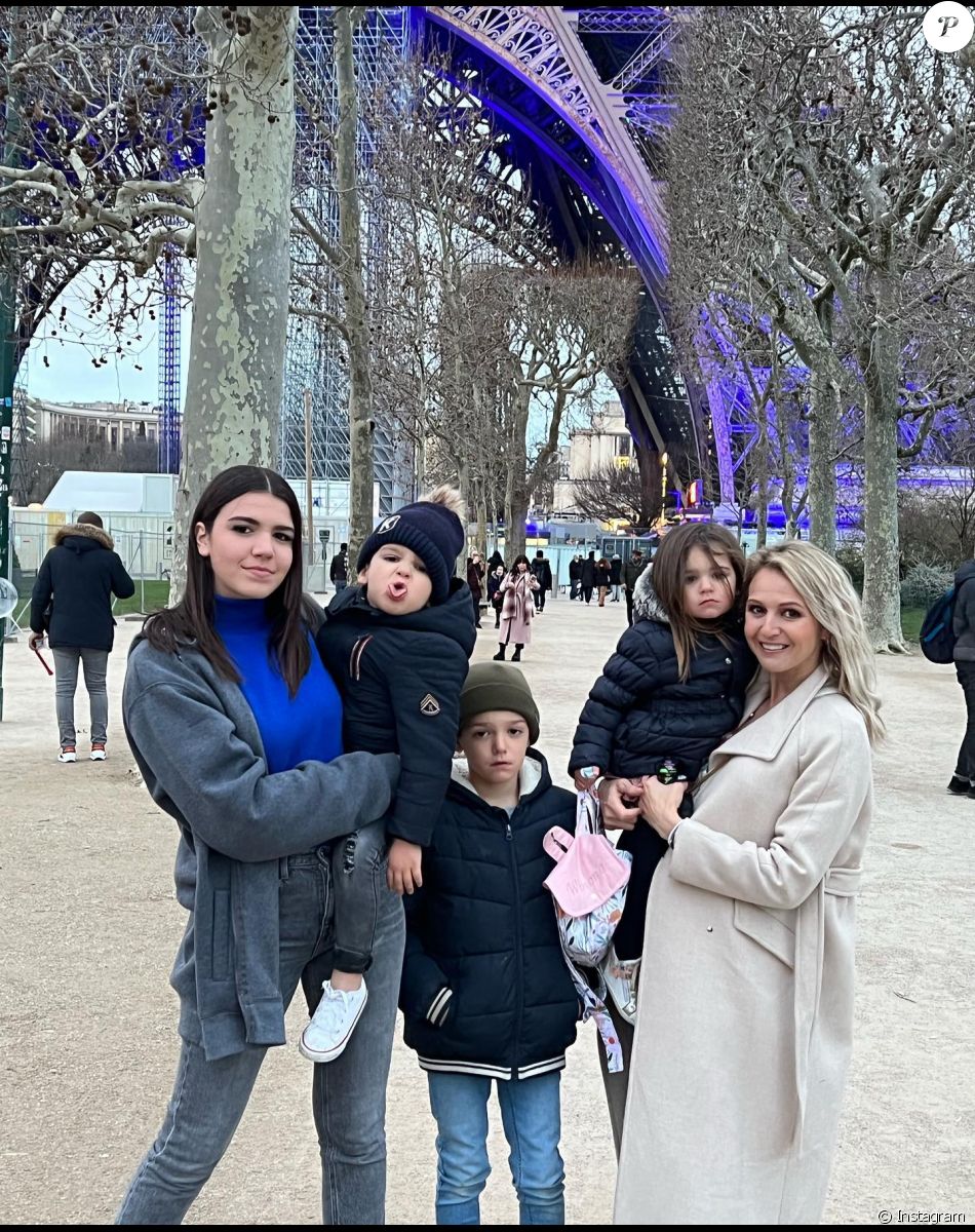 Ambre Dol de "Familles nombreuses" avec ses enfants