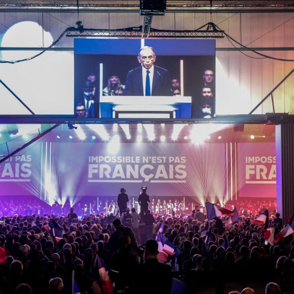 Le candidat à la présidence du parti d'extrême droite français "Reconquête!", Eric Zemmour lors de son rassemblement électoral au Grand Palais à Lille, France, le 5 février 2022.