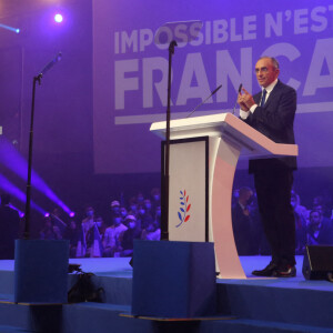 Le candidat à la présidence du parti d'extrême droite français "Reconquête!", Eric Zemmour lors de son rassemblement électoral au Grand Palais à Lille, France, le 5 février 2022.