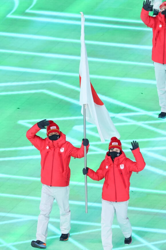 Cérémonie d'ouverture des Jeux olympiques d'hiver 2022 à Pékin le 4 février 2022 - (L-R) Akito Watabe, Arisa Go (JPN), FEBRUARY 4, 2022 : Beijing 2022 Olympic Winter Games Opening Ceremony at National Stadium in Beijing, China. (Photo by Yohei Osada/AFLO SPORT)