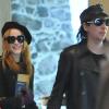 Marilyn Manson et sa petite amie Evan Rachel Wood arrivent à Roissy Charles de Gaulle à Paris en décembre 2009