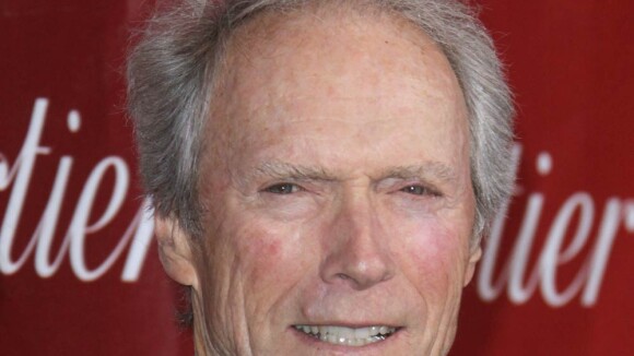 Quand l'immense Clint Eastwood investit... les Champs-Elysées !