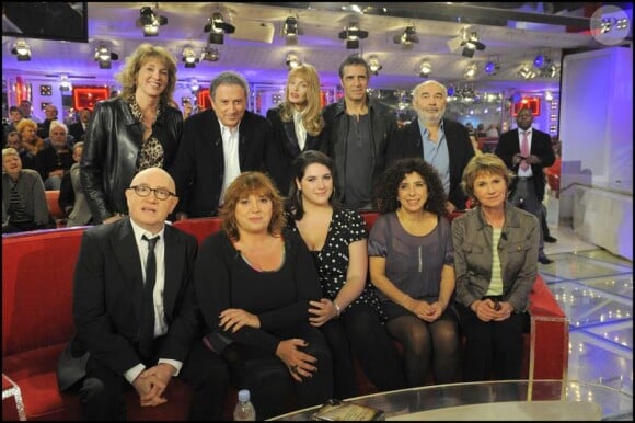 Marie-Pascale Osterrieth, Michel Drucker, Arielle Dombasle, Julien Clerc, Gérard Jugnot, Michel Blanc, Michèle Bernier, sa fille Charlotte, Isabelle de Botton et Miou-Miou
