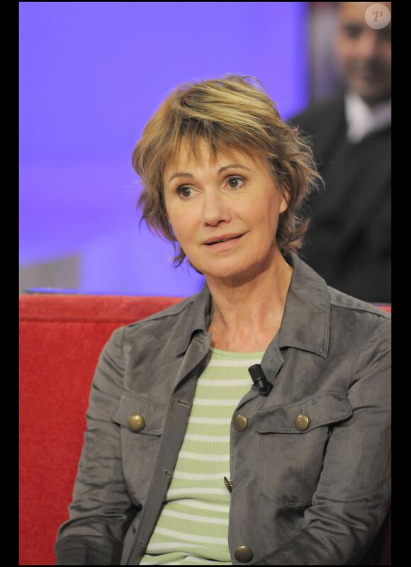 Miou-Miou à l'enregistrement de "Vivement dimanche" (6/01/10)
