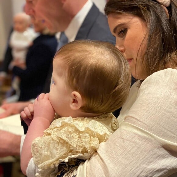 La princesse Eugenie et son fils August, le jour de son baptême à Windsor, en novembre 2021.