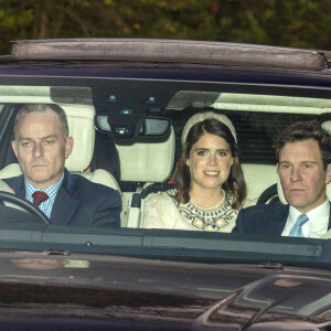 La princesse Eugenie et son mari Jack Brooksbank le jour du baptême de leur fils August à Windsor, le 21 novembre 2021. 