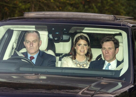 La princesse Eugenie et son mari Jack Brooksbank le jour du baptême de leur fils August à Windsor, le 21 novembre 2021. 