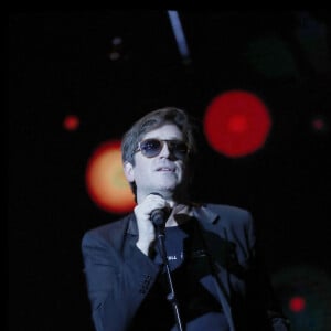 Thomas Dutronc lors de la soirée L'année de la déprime (et même un peu plus...) aux Folies Bergère à Paris le 29 novembre 2021. © Alain Guizard / Bestimage 