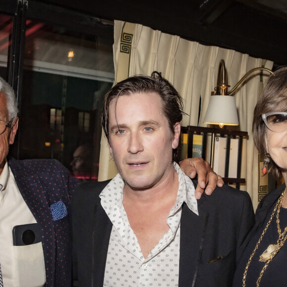 Jean-Marie Périer, Thomas Dutronc, Anne-Marie Périer - Lancement du nouveau livre de Jean-Marie Périer "Chroniques d'un dilettante" aux éditions Calmann-Lévy, au café littéraire Les Deux magots à Paris le 26 Octobre 2021 - © Jack Tribeca / Bestimage