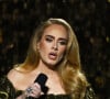 Adele chante sur la scène des Brit Awards 2022 à l'O2 à Londres le 9 février 2022.