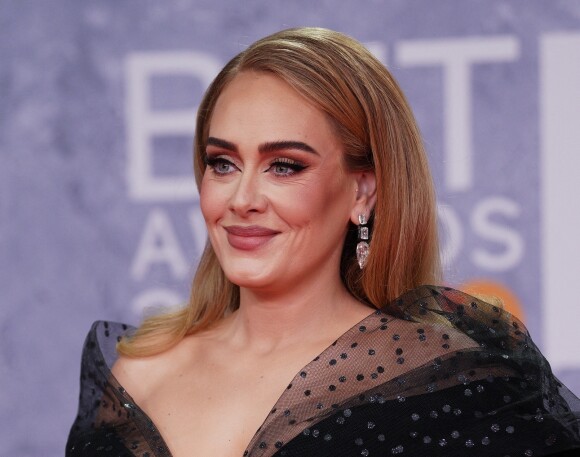 Adele - Photocall de la cérémonie des Brit Awards 2022 à l'O2 Arena à Londres le 8 février 2022.