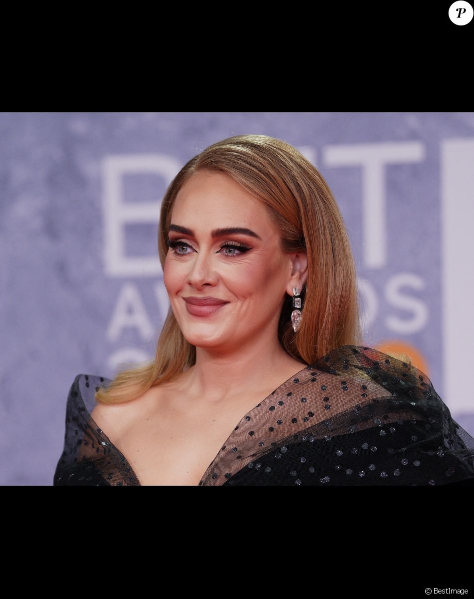 Adele - Photocall de la cérémonie des Brit Awards 2022 à l'O2 Arena à Londres le 8 février 2022.