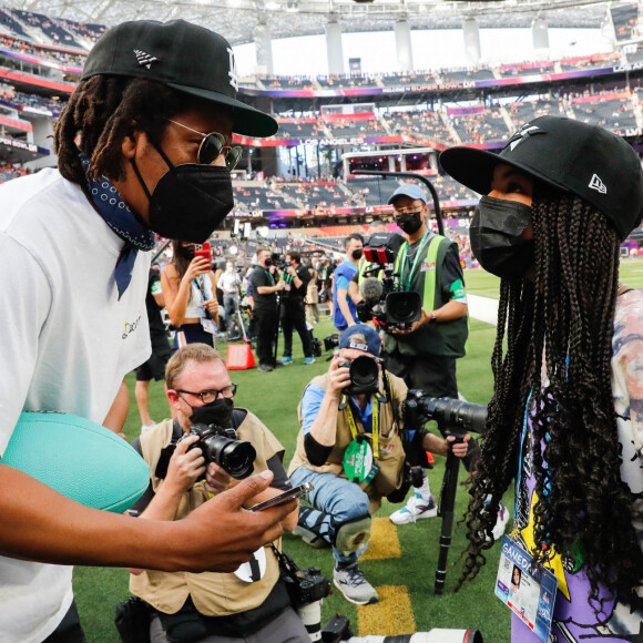 Jay-Z et sa fille Blue Ivy Carter - Super Bowl, au SoFi Stadium de Los Angeles. Le 13 février 2022. @ John Angelillo/UPI/ABACAPRESS.COM