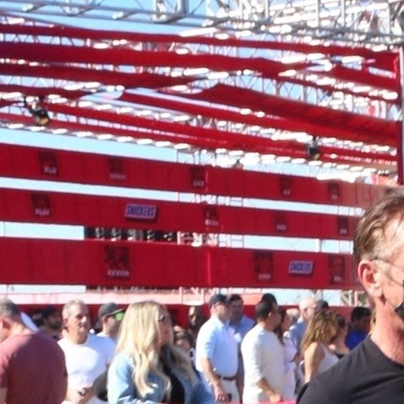 Exclusif - Sean Penn va assister à la finale du Super Bowl à Inglewood le 13 février 2022.