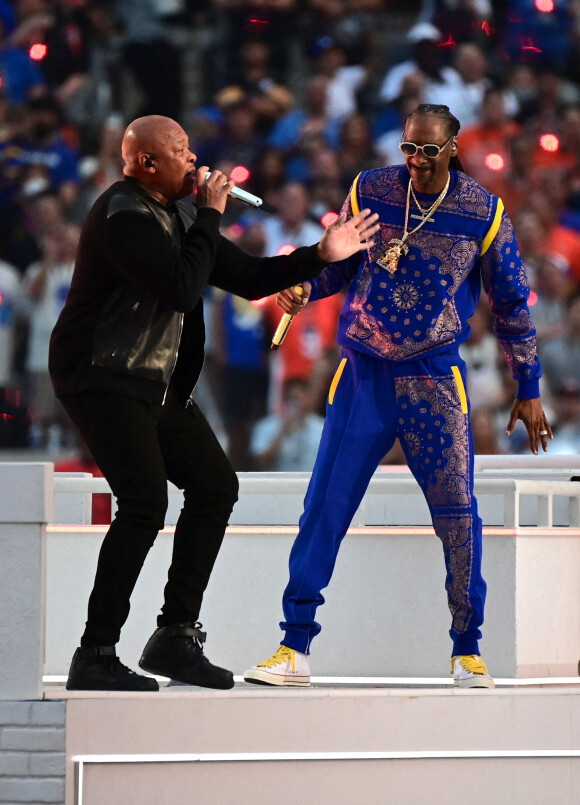 <p>Snoop Dogg et Dr. Dre - Show de mi-temps du Super Bowl, au SoFi Stadium de Los Angeles. Le 13 février 2022. @ USA Today Sports/SPUS/ABACAPRESS.COM</p>