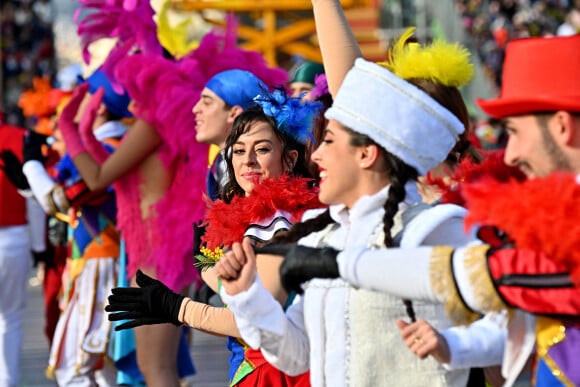 Première bataille de fleurs du Carnaval de Nice 2022, place Masséna. Le 13 février 2022. © Bruno Bebert/Bestimage