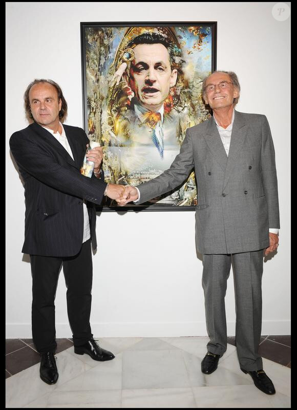 Pal Sarkozy, père de Nicolas, et son collaborateur Werner Hornung lors de l'inauguration de son exposition à Madrid en 2008