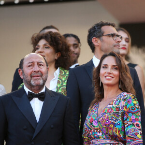 Kad Merad et sa compagne Julia Vignali - Montée des marches du film " OSS 117 : Alerte rouge en Afrique Noire " lors du 74ème Festival International du Film de Cannes. Le 17 juillet 2021 © Borde-Jacovides-Moreau / Bestimage 