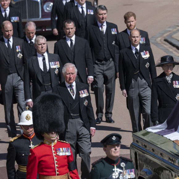 Le prince Charles, prince de Galles, la princesse Anne, le prince Andrew, duc d'York, le prince Edward, comte de Wessex, le prince William, duc de Cambridge, Peter Phillips, le prince Harry, duc de Sussex, David Armstrong-Jones, comte de Snowdon, Sir Timothy Laurence - Arrivées aux funérailles du prince Philip, duc d'Edimbourg à la chapelle Saint-Georges du château de Windsor, le 17 avril 2021.