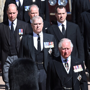 Le prince Charles, prince de Galles, le prince Andrew, duc d'York, le prince William, duc de Cambridge, Peter Phillips, David Armstrong-Jones, comte de Snowdon, Sir Timothy Laurence - Arrivées aux funérailles du prince Philip, duc d'Edimbourg à la chapelle Saint-Georges du château de Windsor.