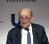 Jean-Yves Le Drian, ministre de l'Europe et des affaires étrangères lors d'une conférence de presse conjointe des ministres des affaires étrangères et des ministres de la santé à Lyon le 9 février 2022.