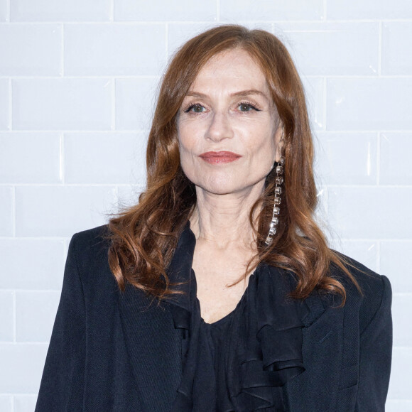 Isabelle Huppert au photocall du défilé Ami automne-hiver dans le cadre de la Fashion Week de Paris, France Olivier Borde/bestimage 