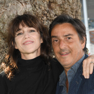 Charlotte Gainsbourg et son compagnon Yvan Attal lors de la 12ème édition du festival du Film Francophone d'Angoulême, France, le 20 août 2019. © Coadic Guirec/Bestimage 