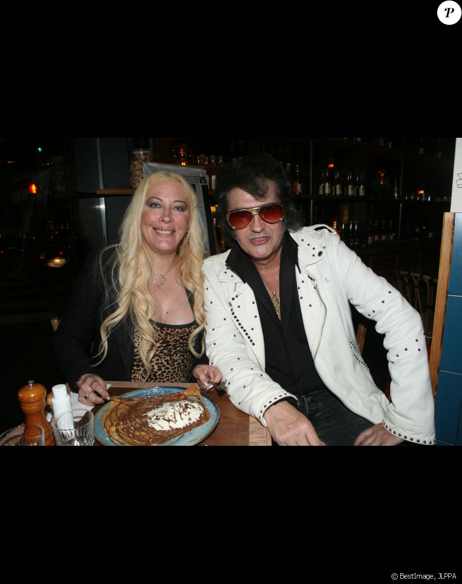 Exclusif - Suite à un problème technique et le report du concert au Nez Rouge, Loana et Eryl Prayer vont manger une crêpe à Paris le 25 septembre 2021. © JLPPA / Bestimage