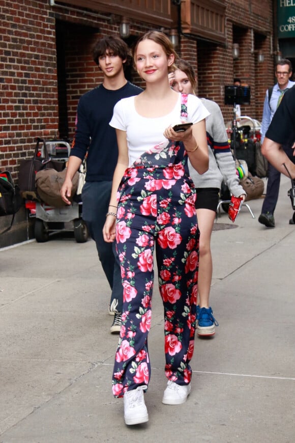 Iris Apatow arrive dans les studios de l'émission "The Late Show With Stephen Colbert" à New York, le 29 juillet 2019.