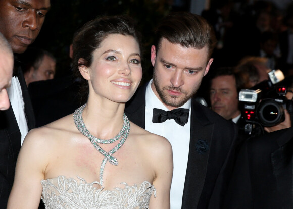 Jessica Biel et Justin Timberlake - Descente des marches du film "Inside Llewyn Davis" lors du 66eme festival du film de Cannes, le 19 mai 2013. 