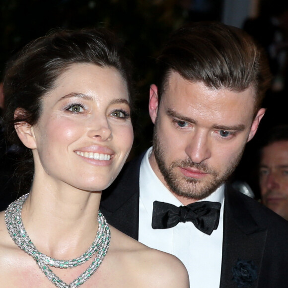 Jessica Biel et Justin Timberlake - Descente des marches du film "Inside Llewyn Davis" lors du 66eme festival du film de Cannes, le 19 mai 2013. 