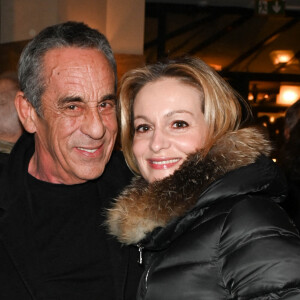 Thierry Ardisson et sa femme Audrey Crespo-Mara - Lancement du numéro 75 de la revue littéraire "La règle du jeu", avec pour thème "Comment lisez-vous ?", au Café de Flore à Paris © Coadic Guirec / Bestimage