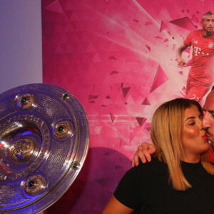 Franck Ribery avec sa femme Wahiba Ribery au banquet d'après match de la finale de la Coupe d'Allemagne "Bayern de Munich - Borussia Dortmund". Le FC Bayern Munich est Champion d'Allemagne 2016 et remporte la Coupe d'Allemagne 2016. Berlin, le 21 mai 2016.