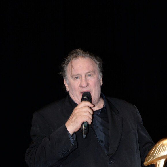 Exclusif - Gérard Depardieu reçoit un Ibis d'or pour l'ensemble de sa carrière sur la scène du palais de congrès Atlantia lors du 5ème festival du cinéma et musique de film de la Baule le 4 novembre 2018. © Rachid Bellak/Bestimage 