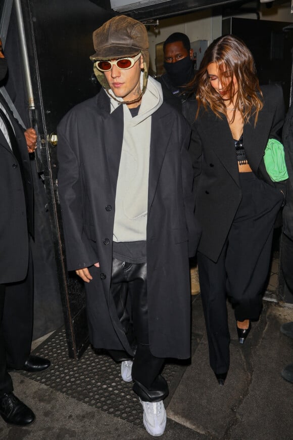 Justin Bieber et sa femme Hailey Baldwin Bieber à la sortie du club "The Nice Guy" à Los Angeles, le 9 février 2022.