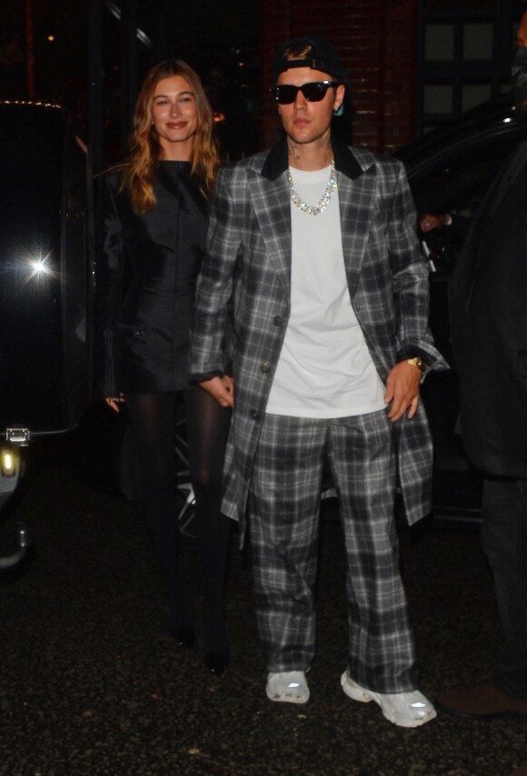 Justin Bieber et sa femme Hailey Baldwin-Bieber ont passé la soirée au Royal Opera House et au restaurant "China Tang" à Londres, le 13 décembre 2021.