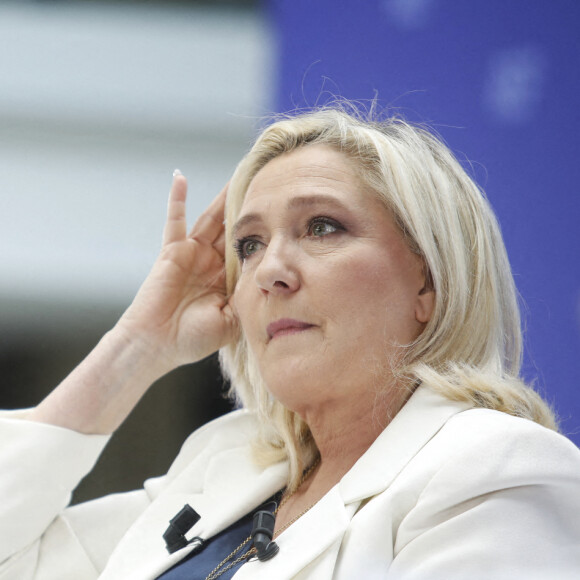 La candidate du Rassemblement National (RN) à l'élection présidentielle 2022, Marine Le Pen lors de la REF Présidentille du Mouvement des entreprises de France (MEDEF) à la Station F à Paris