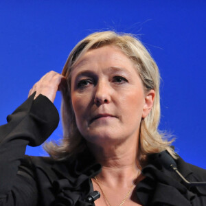 Marine Le Pen en meeting au Zénith de Paris en 2012