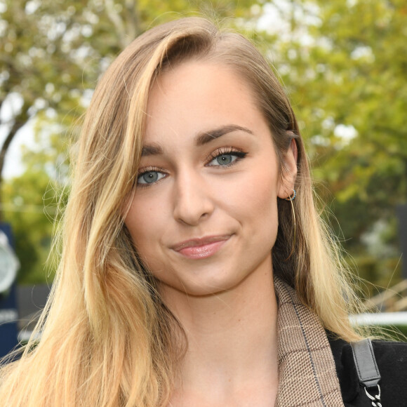 Emma Smet au Qatar Prix de l'Arc de Triomphe sur l'hippodrome de Longchamp à Paris © Coadic Guirac/Bestimage