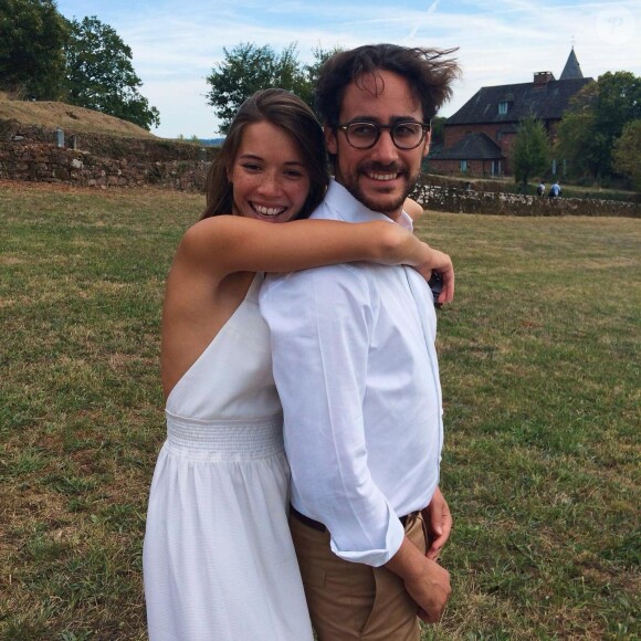 Emilie Broussouloux a publié plusieurs photos avec son mari Thomas Hollande sur Instgram le 22 février 2022 à l'occasion de leurs 7 ans d'amour.