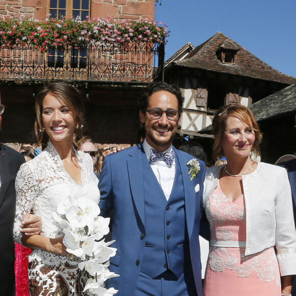 François Hollande, Ségolène Royal et les parents de la mariée - Mariage de Thomas Hollande et de la journaliste Emilie Broussouloux à la mairie à Meyssac en Corrèze près de Brive, ville d'Emiie. Le 8 Septembre 2018. © Patrick Bernard-Guillaume Collet / Bestimage  