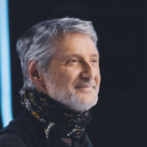 Exclusif - Antoine De Caunes - Emission TPMP (Touche Pas à Mon Poste) présentée en direct par C.Hanouna le 21 février 2022 en direct sur C8 - Paris le 21 février 2022 © Jack Tribeca / Bestimage 