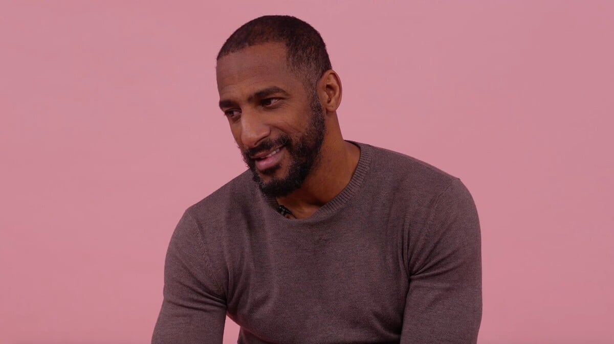 Vidéo : Stomy Bugsy en interview exclusive pour Purepeople. - Purepeople