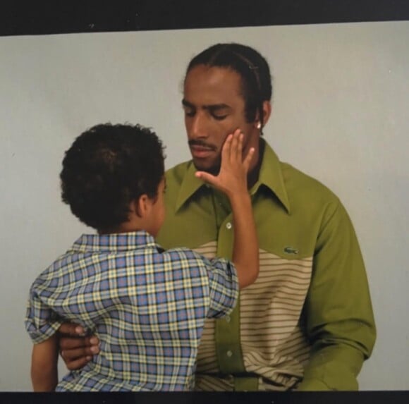 Stomy Bugsy et son fils Bilal dans le clip du titre "Mon papa à moi est un gangster".