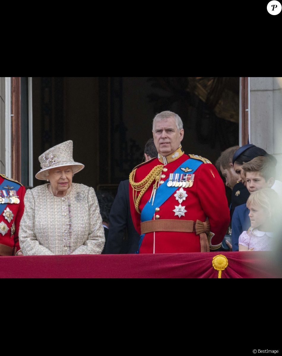 La reine Elisabeth II d'Angleterre et la prince Andrew - La famille royale au balcon du palais de Buckingham lors de la parade Trooping the Colour 2019, célébrant le 93ème anniversaire de la reine Elisabeth II, Londres, le 8 juin 2019.