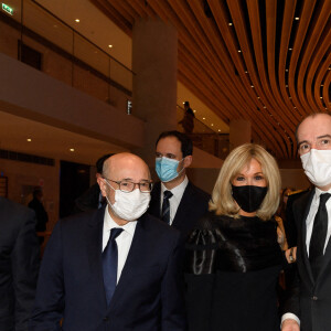 Francis Kalifat, Brigitte Macron, Le premier ministre Jean Castex et Elisabeth Moreno - Personnalités au dîner du CRIF (Conseil Représentatif des Institutions juives de France) au Carrousel du Louvre à Paris. Le 24 février 2022 © Jacques Witt / Pool / Bestimage