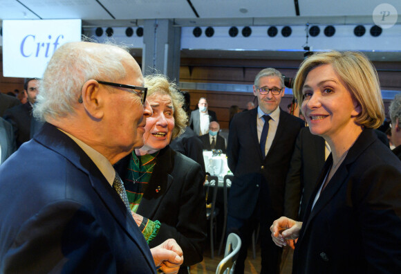 Serge et Beate Klarsfeld with Valerie Pecresse - Personnalités au dîner du CRIF (Conseil Représentatif des Institutions juives de France) au Carrousel du Louvre à Paris. Le 24 février 2022 © Jacques Witt / Pool / Bestimage